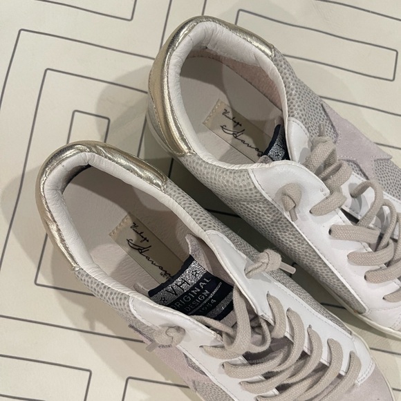 Vintage Havana Flair Sneakers - Picture 3 of 14